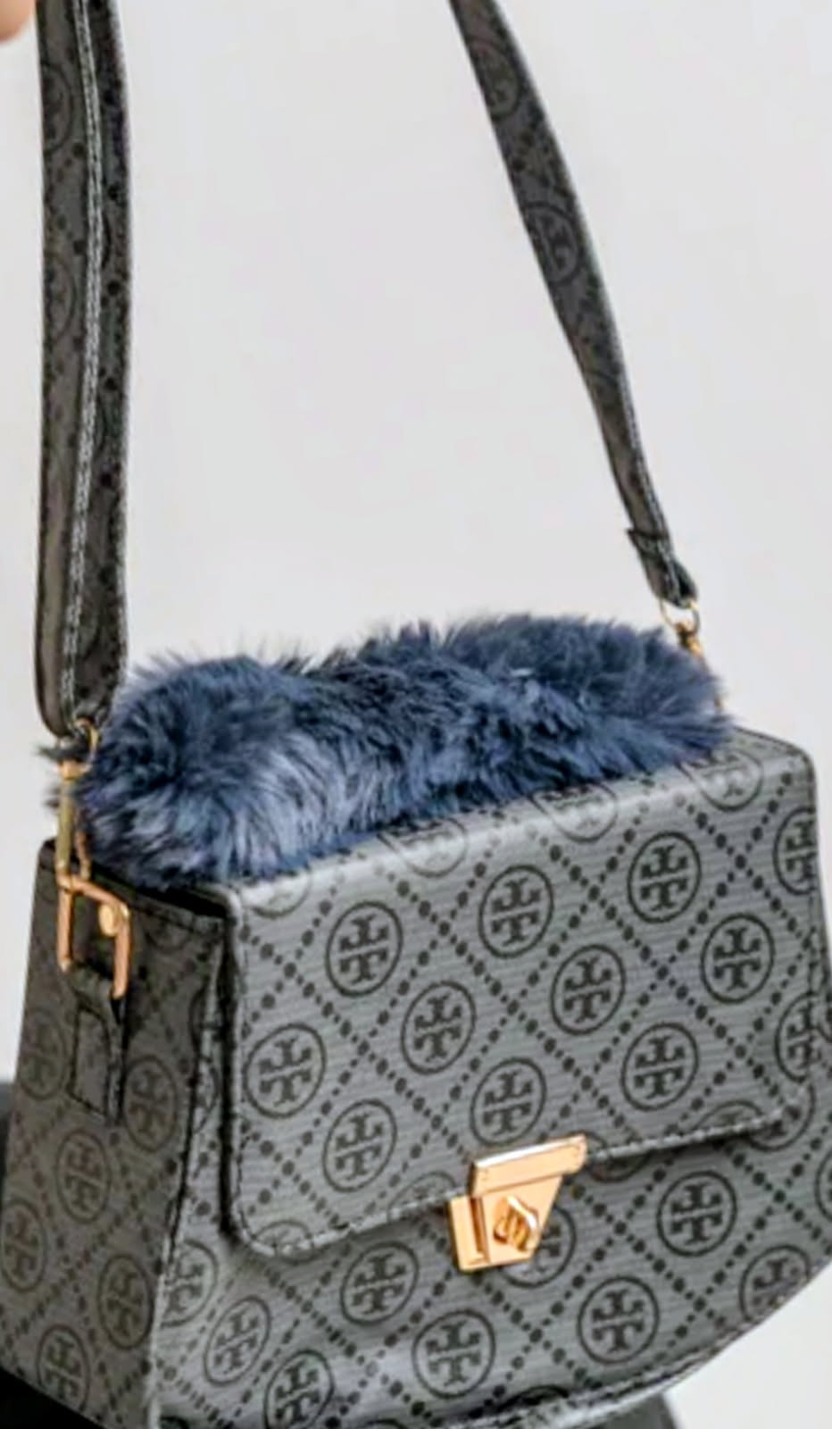 Crossbody, Adjustable strap,